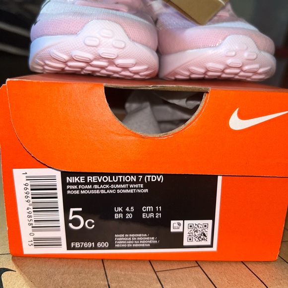 NWOT baby girl Nike revolution 7 sneaker pink - Picture 5 of 5